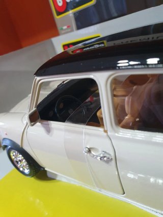 Mini Cooper Bburago scala da 1/18