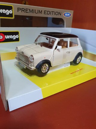 Mini Cooper Bburago scala da 1/18