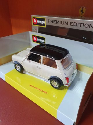 Mini Cooper Bburago scala da 1/18