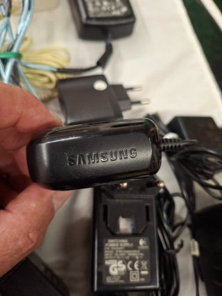 Lote di Caricatori Vari Nokia, Motorola, Samsung