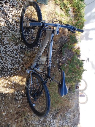Bicicleta Mondraker Gris