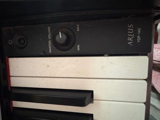 Piano digital en perfecto estado