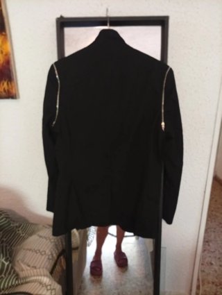 Chaleco negro cuello mao, elegante