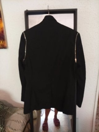 Chaleco negro cuello mao, elegante