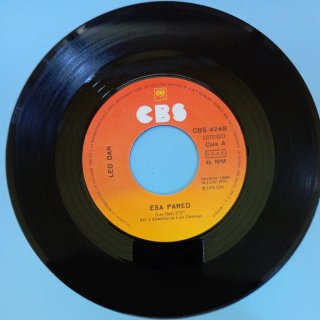 LEO DAN-, ESA PARED-, SINGLE VINILO 7”.