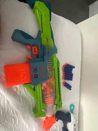 Pack Pistola Automática 2 Cargadores + Nerf