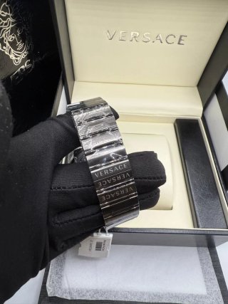 Reloj Versace Dorado y Gris