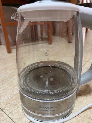 Hervidor de agua Cecotec 1.7L