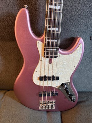 Bajo Marcus Miller V7 Alder-4 Rosa