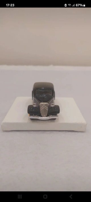 Modellino auto scala 1:43