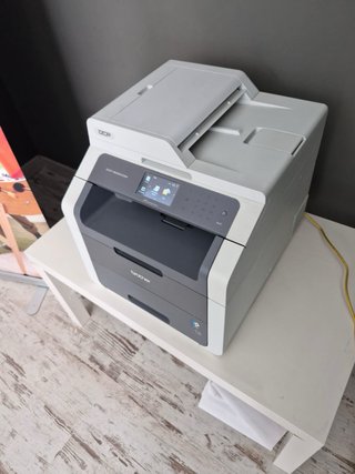 Stampante laser multifunzione Brother