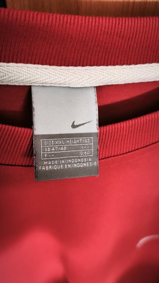 Camiseta Nike Vintage Roja y Negra