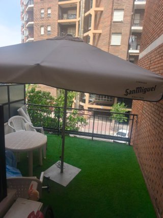 Sombrilla Beige con Base 2.50×2.50