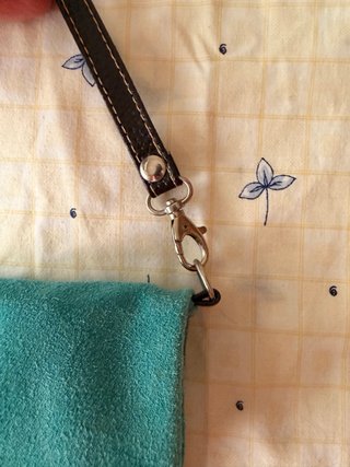 Bolso de piel serraje turquesa con bandolera y asa