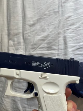 Pistola de agua eléctrica con cargador