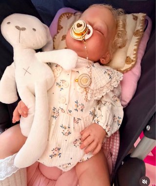 Bebê Reborn Colección Kit Ariana