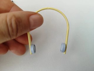 Cascos y gafas de sol antiguos para muñeca Chabel