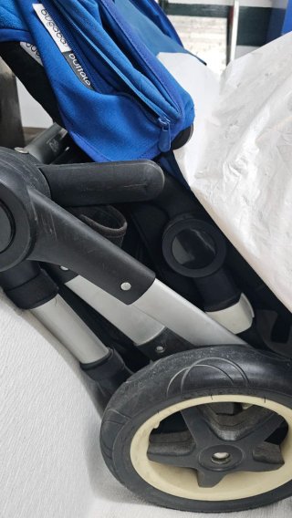 Carrito Bugaboo Buffalo Azul con silla y capazo
