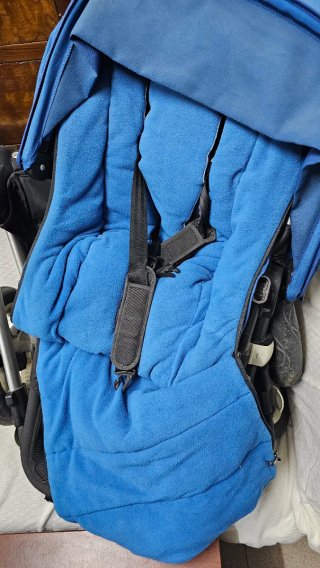 Carrito Bugaboo Buffalo Azul con silla y capazo