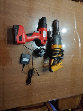 Lote 2 taladros + cargador