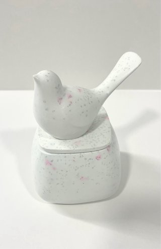 Caja o joyero pájaro blanco moteado