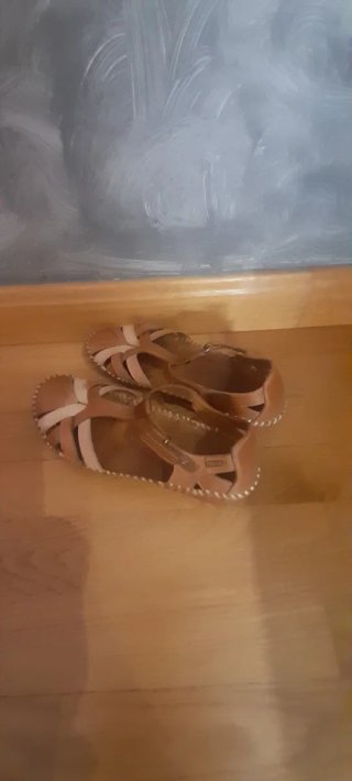 Sandalias Pikolinos Cuero T-Strap Beige Marrón