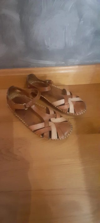 Sandalias Pikolinos Cuero T-Strap Beige Marrón