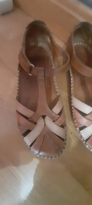 Sandalias Pikolinos Cuero T-Strap Beige Marrón