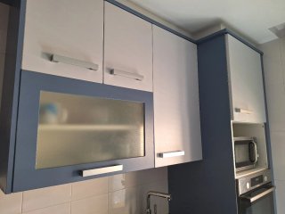 Muebles de cocina y encimera de mármol
