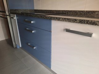 Muebles de cocina y encimera de mármol