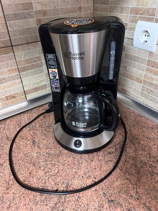 Cafetera Russell Hobbs Negra