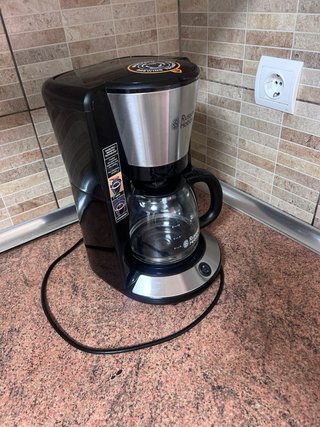 Cafetera Russell Hobbs Negra