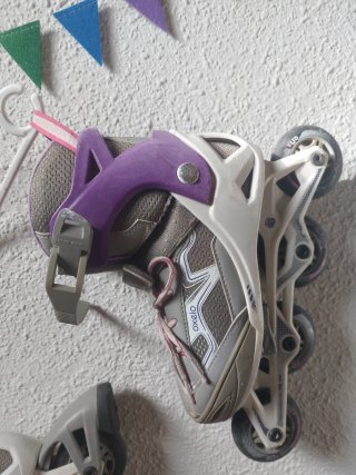 Patines en línea grises y morados del 35 al 38