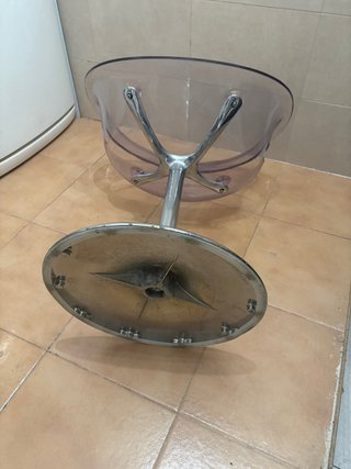 Silla de escritorio transparente y plateada