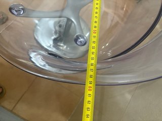 Silla de escritorio transparente y plateada