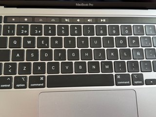 MacBook Pro M1 2020 13” 16GB con solo 270 ciclos