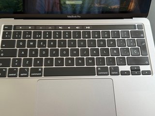 MacBook Pro M1 2020 13” 16GB con solo 270 ciclos