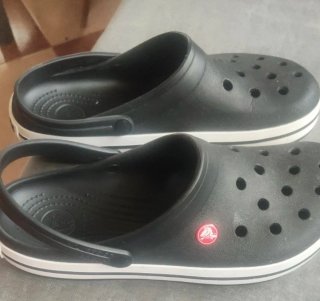 Zuecos Crocs Negros