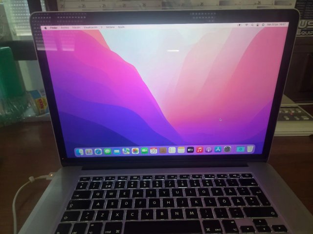 Apple MacBook Pro 15.4 Retina