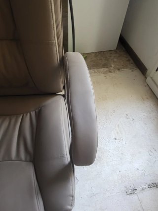 Silla de oficina beige como nueva