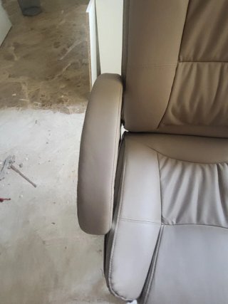 Silla de oficina beige como nueva
