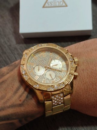 Reloj Guess Dorado con Cristales