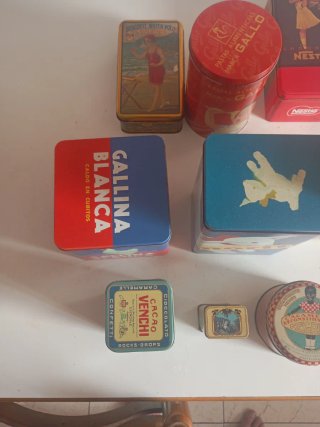 Lotto di 8 Scatole Metalliche Vintage