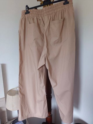 Pantalón ancho de verano beige