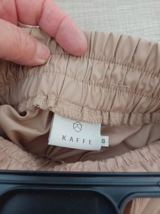 Pantalón ancho de verano beige