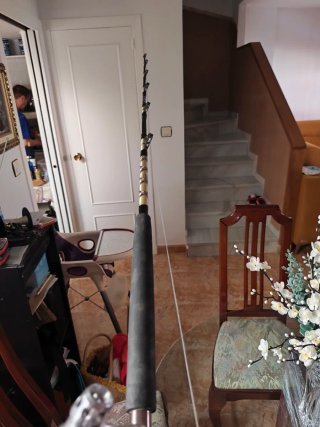 Carrete Anatono y caña curricán 30-50 lbs