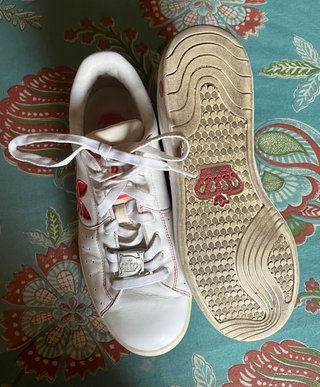 Zapatillas deportivas blancas y rosa fuerte