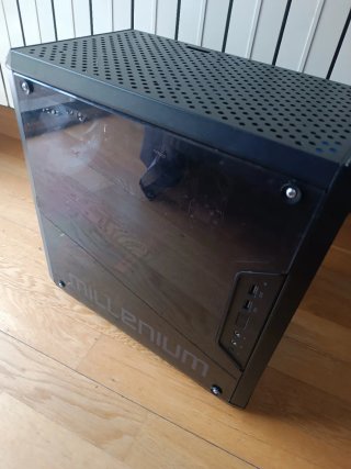 Ordenador  Ryzen 5 3400G 8GB RAM 240GB SSD