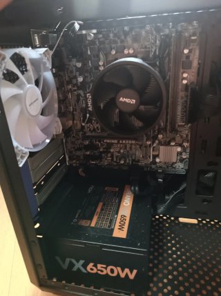 Ordenador  Ryzen 5 3400G 8GB RAM 240GB SSD