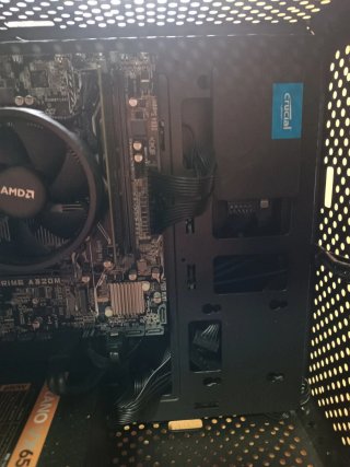 Ordenador  Ryzen 5 3400G 8GB RAM 240GB SSD